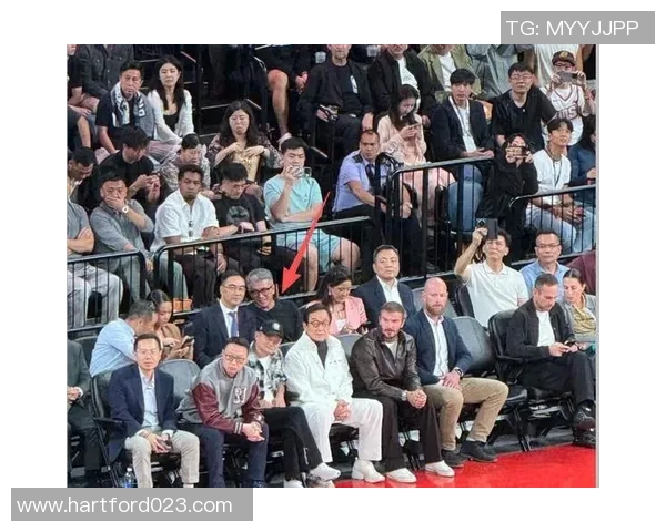 成龙崇拜的足球明星有哪些他们对他的影响与启发